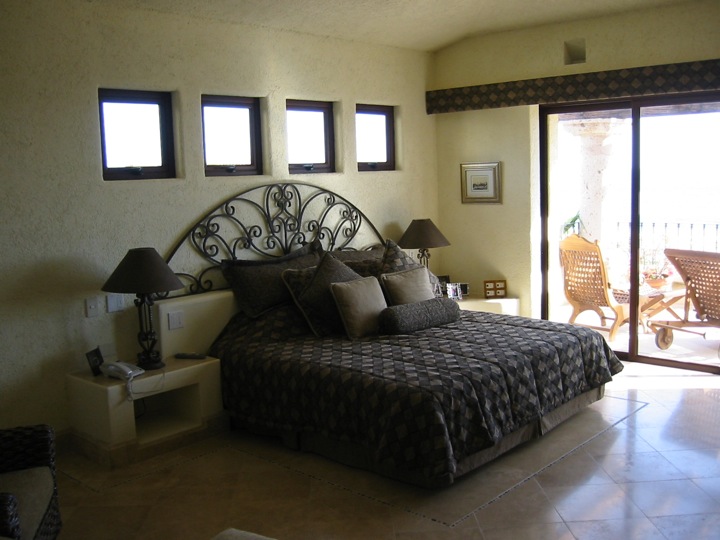 GallerySelection/HMasterBed.jpg