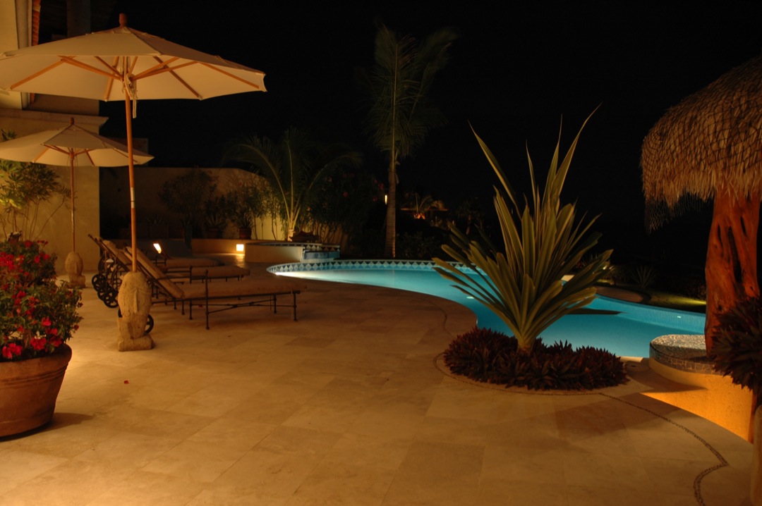 GallerySelection/HPatioandpool_night.JPG